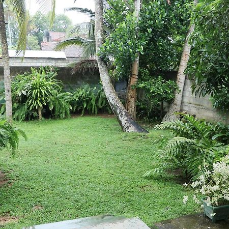 Sheru Guest Matara Exterior photo