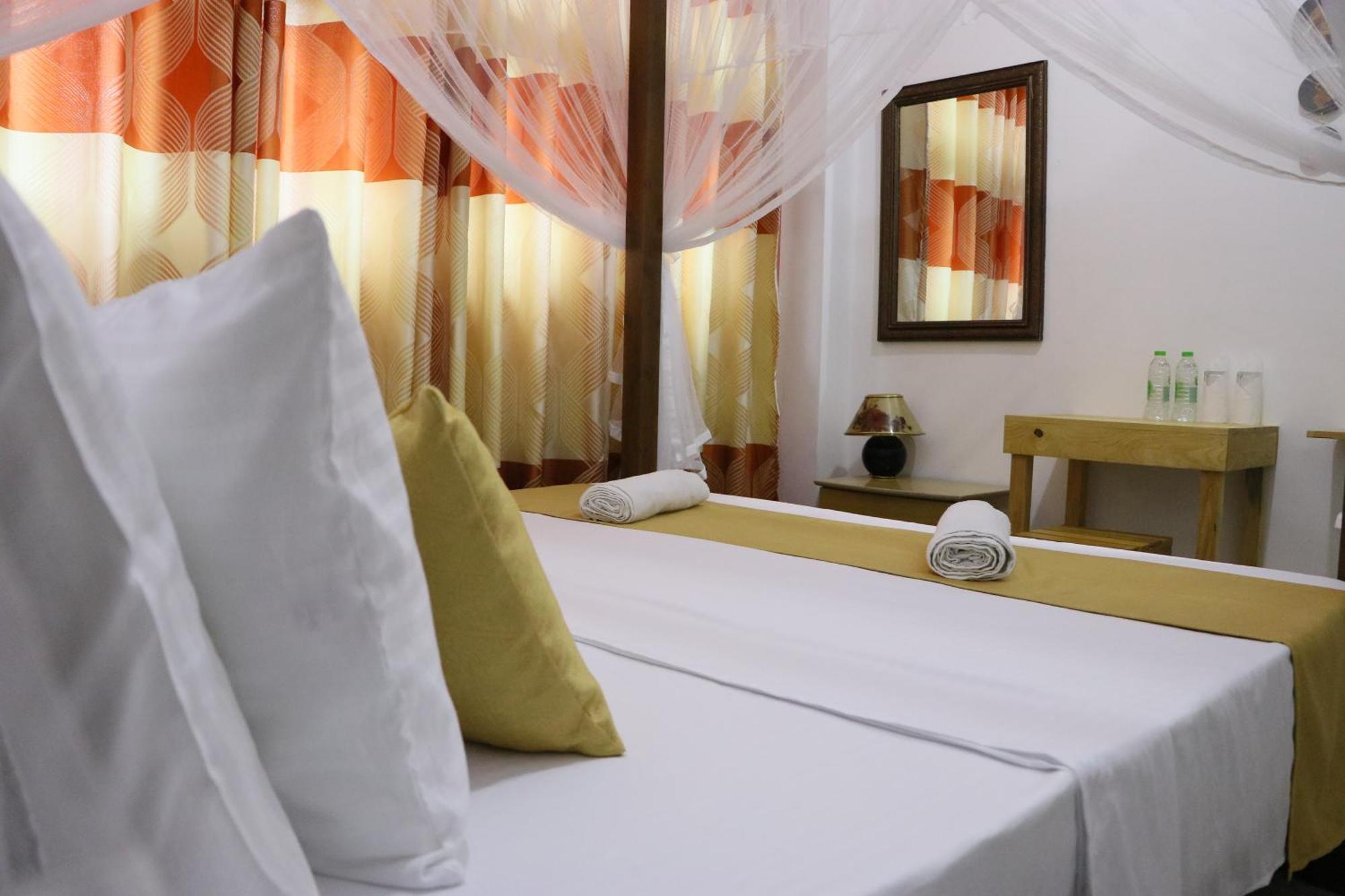 Sheru Guest Matara Exterior photo