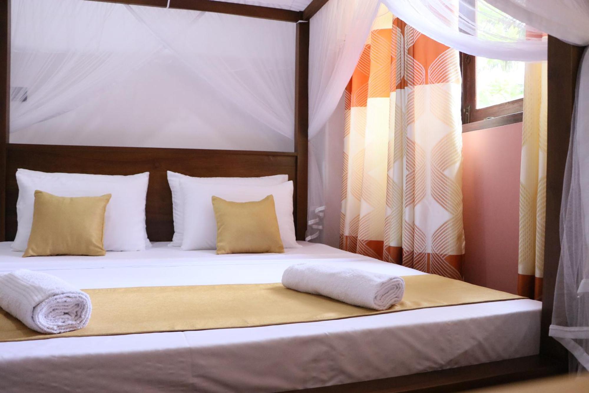 Sheru Guest Matara Exterior photo