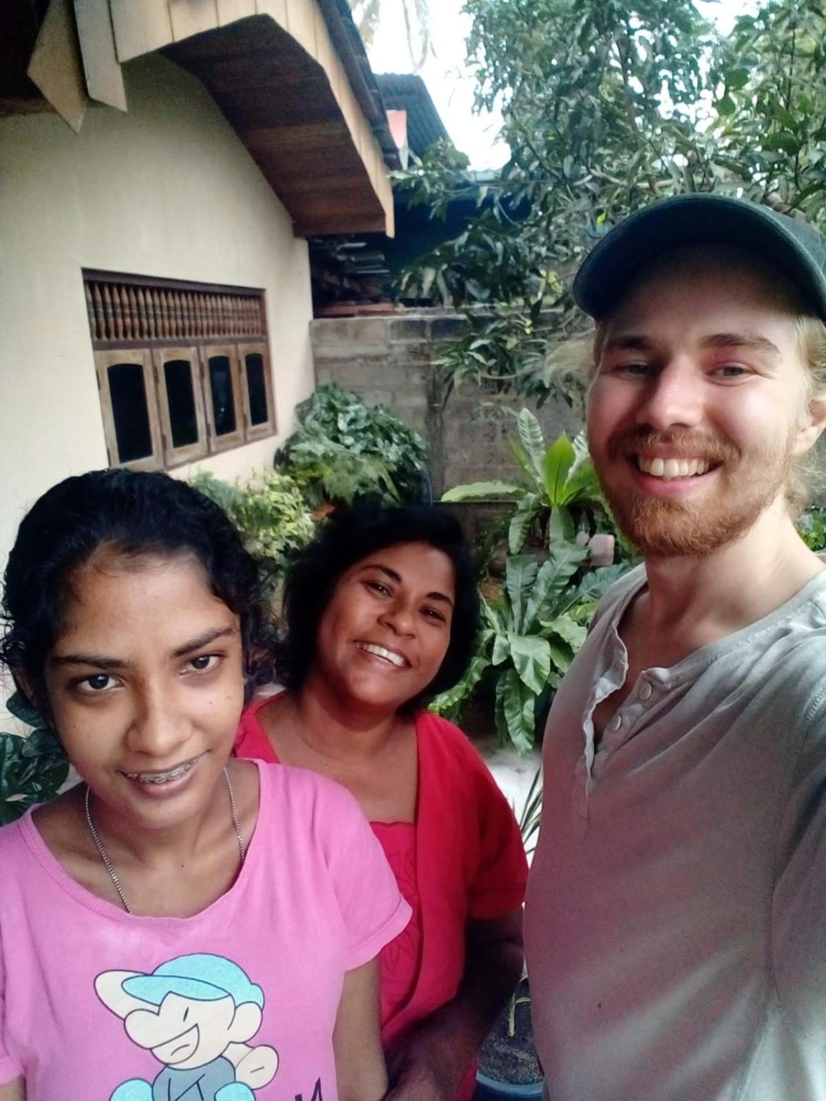 Sheru Guest Matara Exterior photo